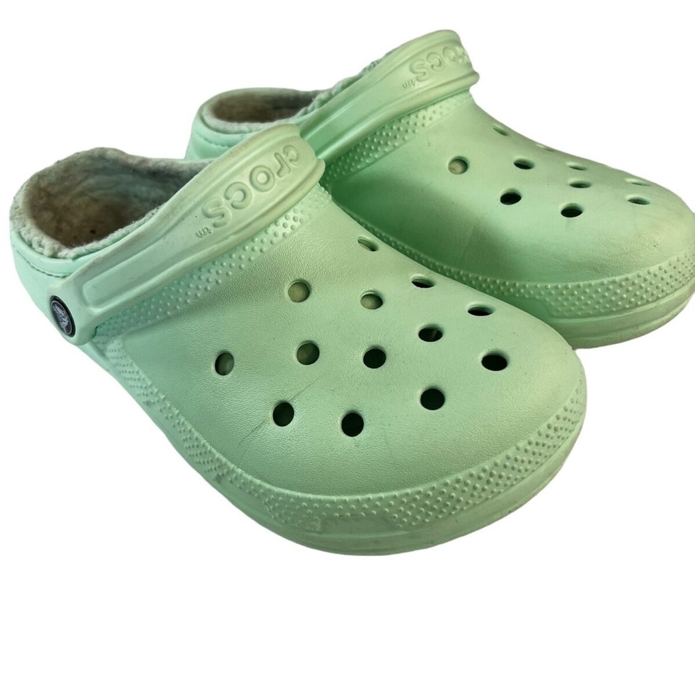 pale green fleece lined crocs size 9